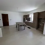 Close To Airport Appartement