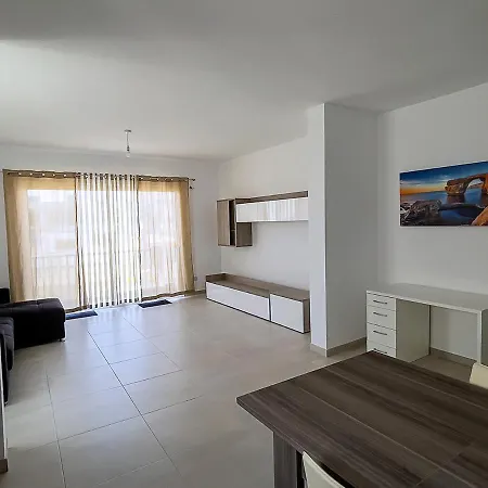 Close To Airport Daire *