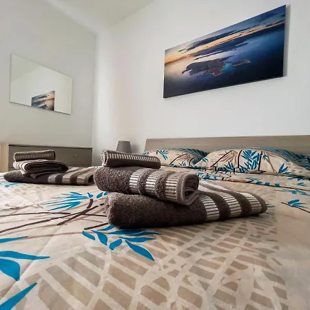 Close To Airport Daire *