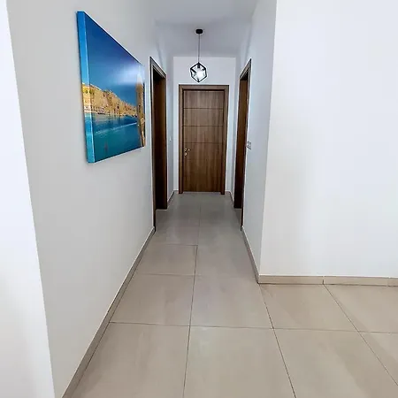 Close To Airport Daire