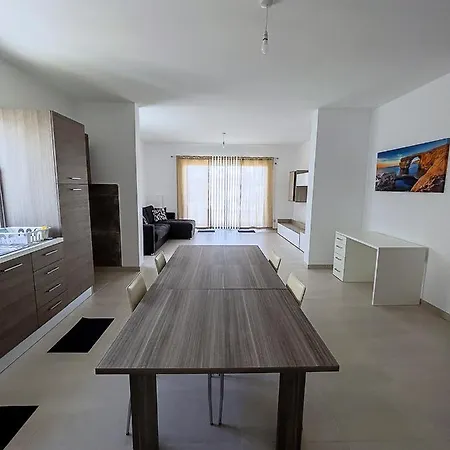 Close To Airport Daire *