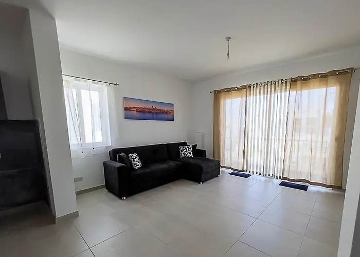 Apartament Close To Airport Żejtun