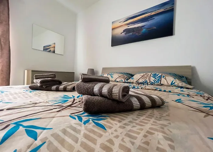 Close To Airport Apartament *