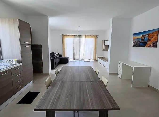 Close To Airport Apartament *