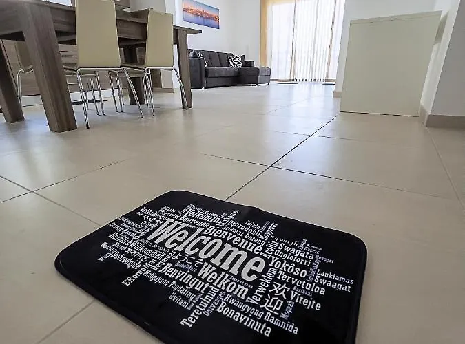 Close To Airport Apartament *