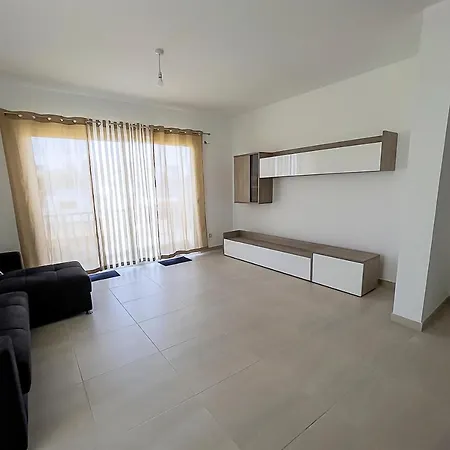 Close To Airport Żejtun